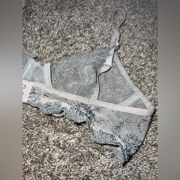 Vintage La Perla Lace Balconette Sheer Embroidered Detail Bra Size 2 - Picture 4 of 7